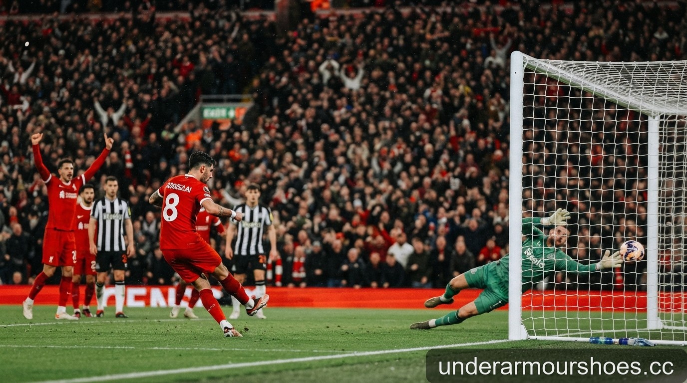 Liverpool thoát thua nghẹt thở trước Newcastle: Dấu ấn từ chấm 11m